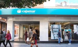 cajamar colabora con la tapasolidaria de almeria